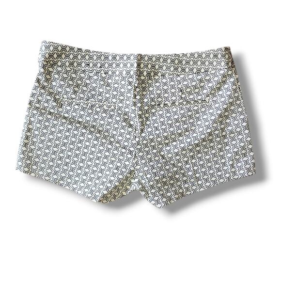 Express Geometric Diamond Print Twill Shorts - Picture 2 of 3